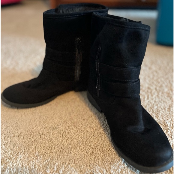 Furlined boots, size 9. Merona brand - Picture 3 of 4